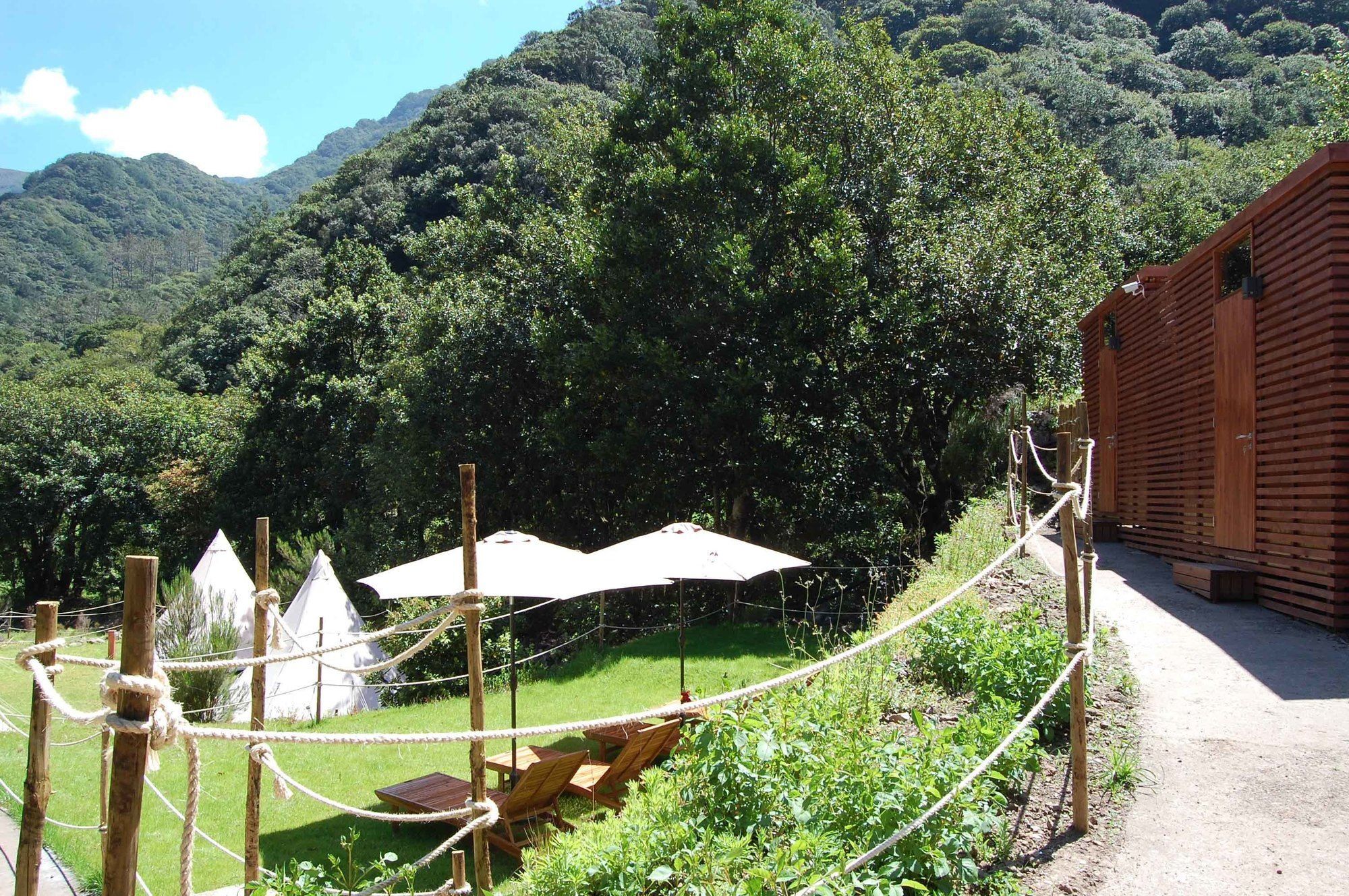Nature Inn Madeira - Glamping بورتو مونيز المظهر الخارجي الصورة