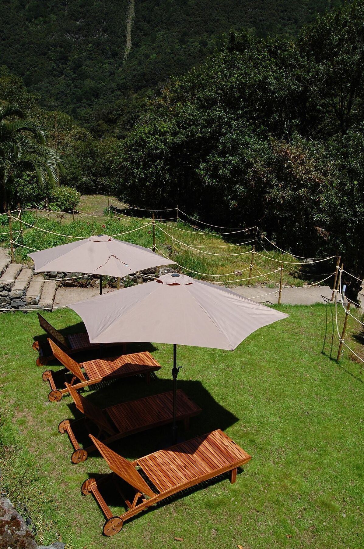 Nature Inn Madeira - Glamping بورتو مونيز المظهر الخارجي الصورة